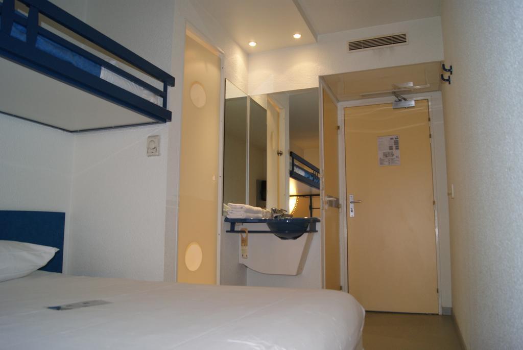 Ibis Budget Nevers Varennes Vauzelles Номер фото